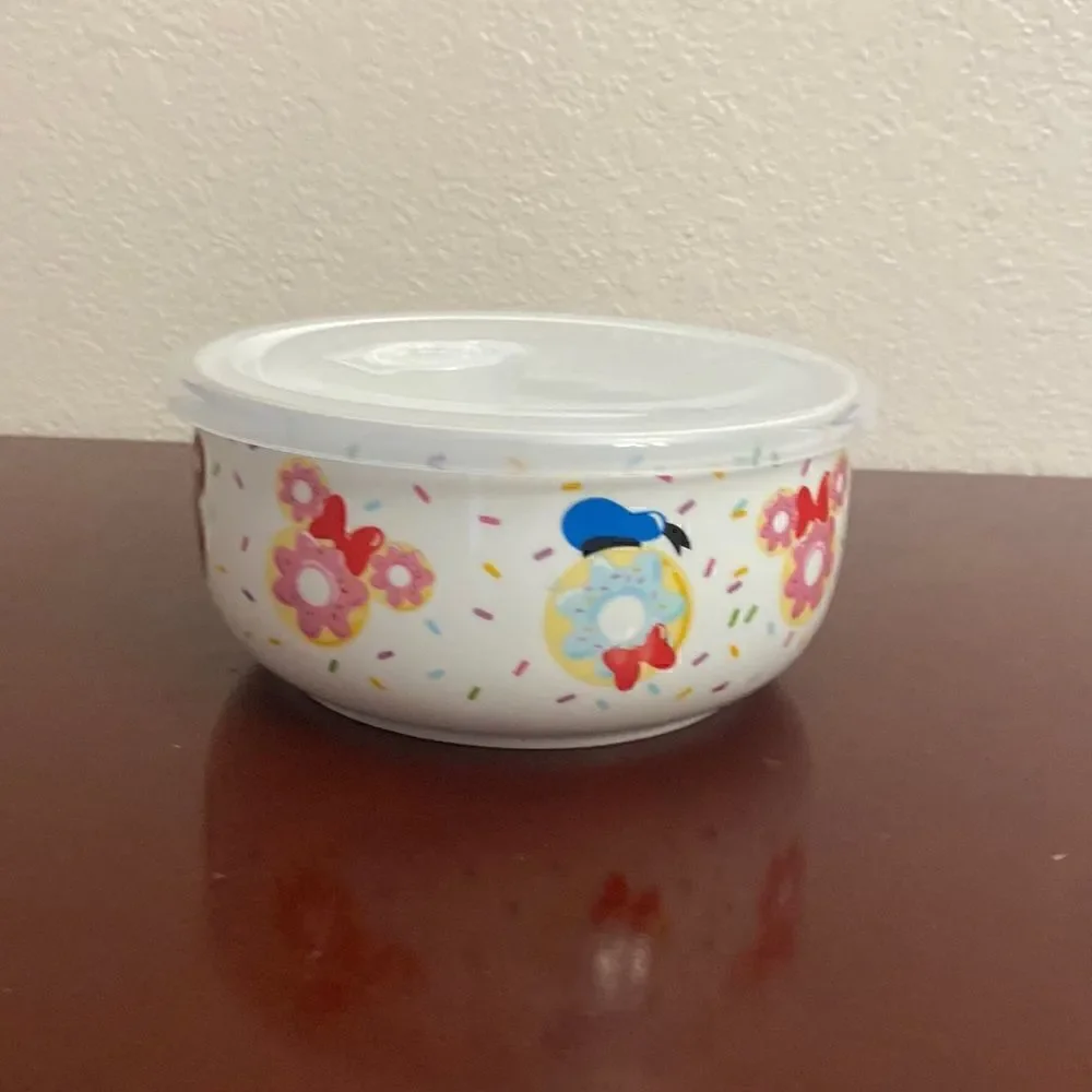 🍩🍩Mickey Mouse and Friends 26 Oz Round Plastic Microwave Bowl & Vented Lid